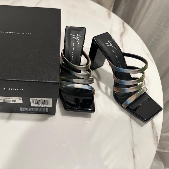 Giuseppe Zanotti Luxury Leather Sandals, Size 36, with Iridescent Straps - Picture 3 of 6